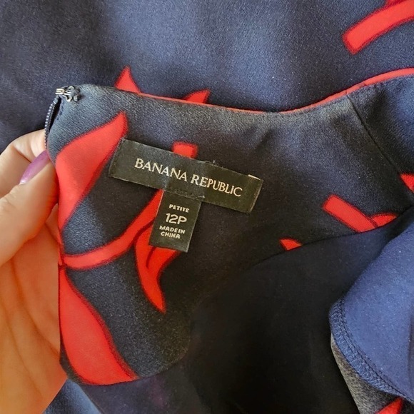 Banana Republic Navy Dress with Red Flowers Sz 12p - Picture 5 of 6